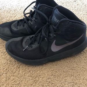 Nike Men’s 8.5 Shoes